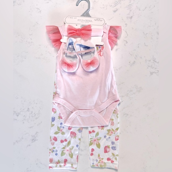 Kyle & Deena new york Baby Girl 4pc set, Berry Sweet, 6-9 mo, pink & berries - Picture 1 of 4